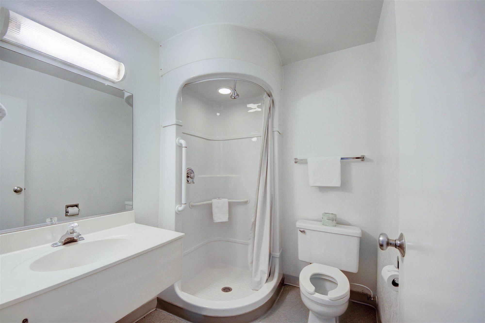 Avera Suites Маскоги Экстерьер фото